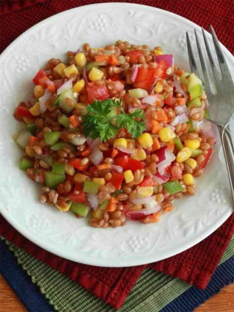 سالاد گندم و سبزیجات