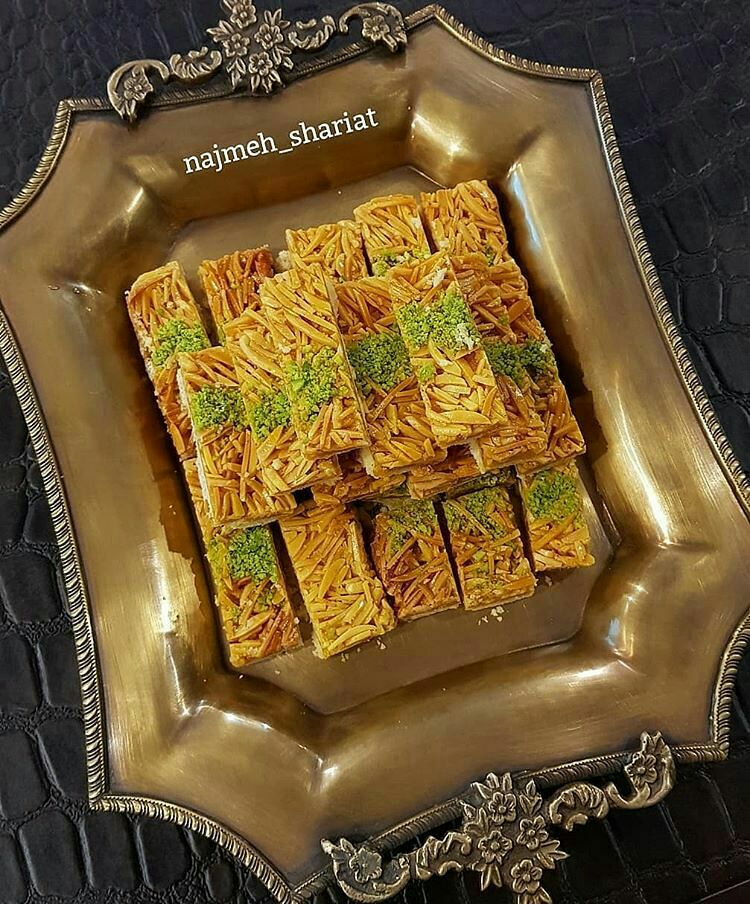 شیرینی ملکه بادام