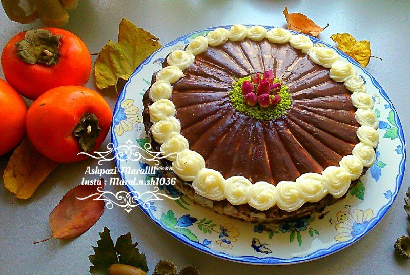 کیک وانیلی با مغزی کرمفیل